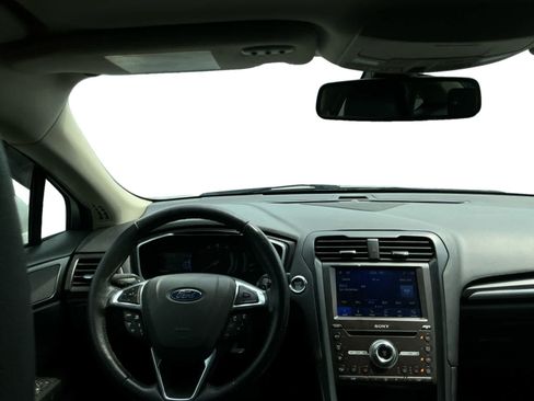 Used 2020 Ford Fusion Titanium AWD/4WD image 10