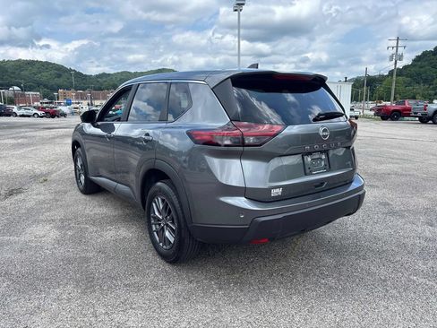 Used 2026 Nissan Rogue SV AWD/4WD image 3