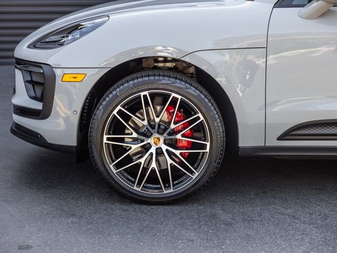 Certified 2023 Porsche Macan S AWD/4WD image 19