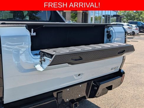 Used 2024 GMC Hummer EV 2X AWD/4WD image 24
