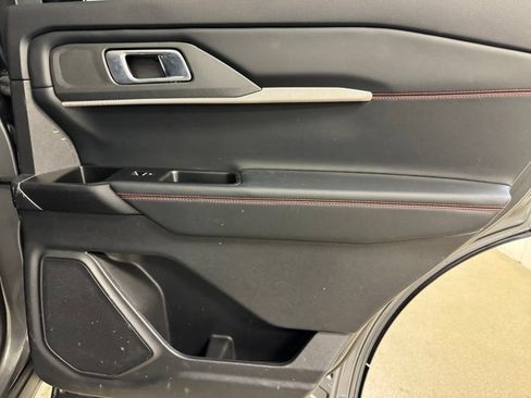 Used 2025 Ford Explorer ST-Line w/ ST-Line Street Pack AWD/4WD image 26