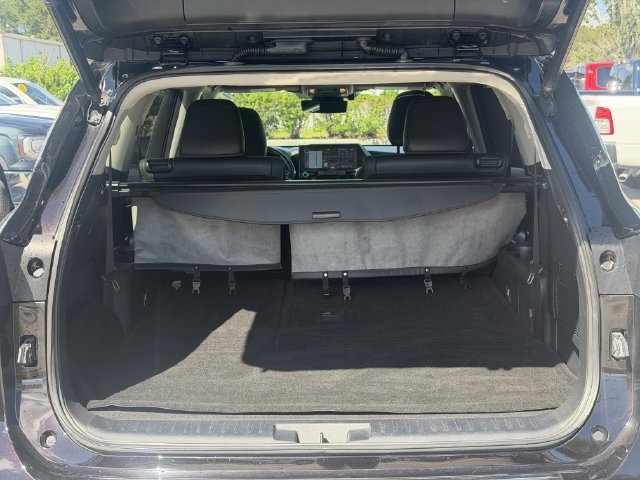 Used 2020 Toyota Highlander Platinum FWD image 12