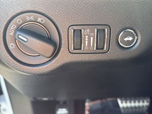 Used 2015 Dodge Challenger SRT Hellcat RWD image 19