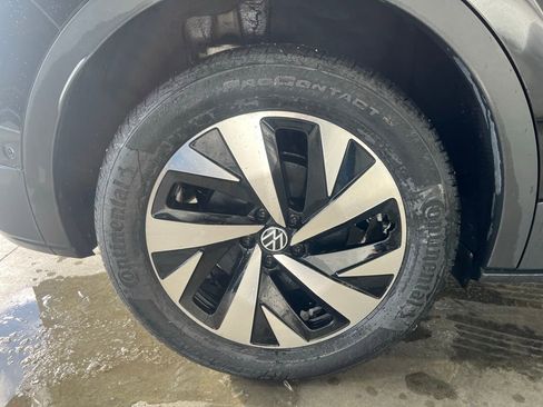 Certified 2023 Volkswagen ID.4 Pro image 29