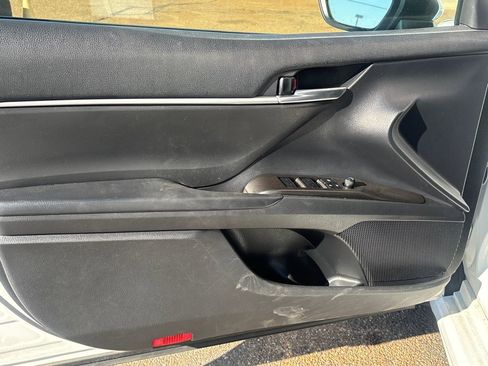 Used 2023 Toyota Camry SE image 5