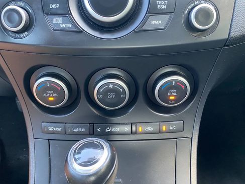 Used 2013 MAZDA MAZDA3 i Touring FWD image 27