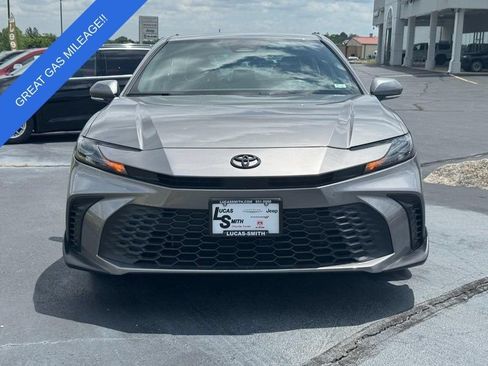 Used 2025 Toyota Camry SE FWD image 10