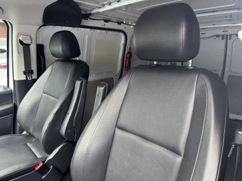 Used 2021 Mercedes-Benz Metris image 13