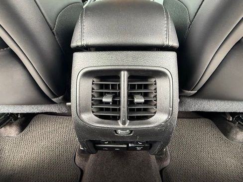 Used 2019 Jeep Cherokee Overland AWD/4WD image 20