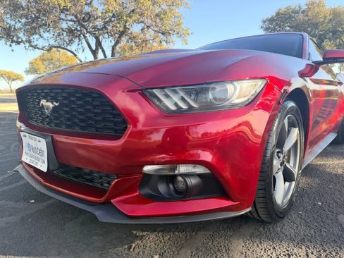 Used 2017 Ford Mustang Coupe image 32