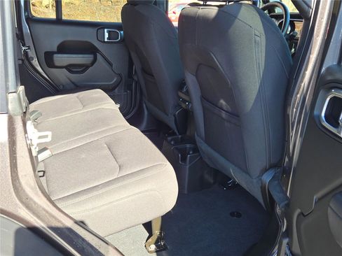 Used 2023 Jeep Wrangler Unlimited Sport image 7
