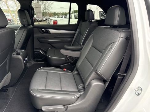 New 2026 Buick Enclave Preferred image 17