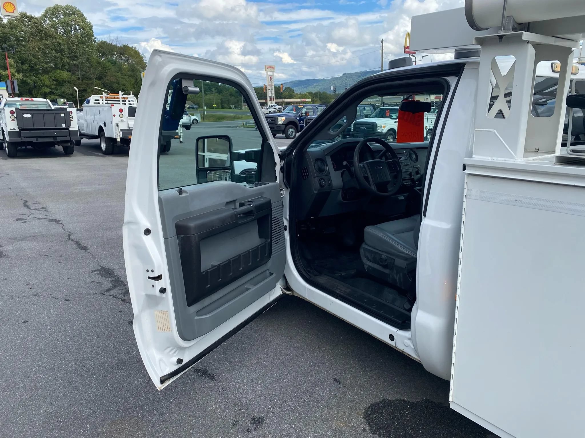 Used 2016 Ford F350 XL RWD image 7