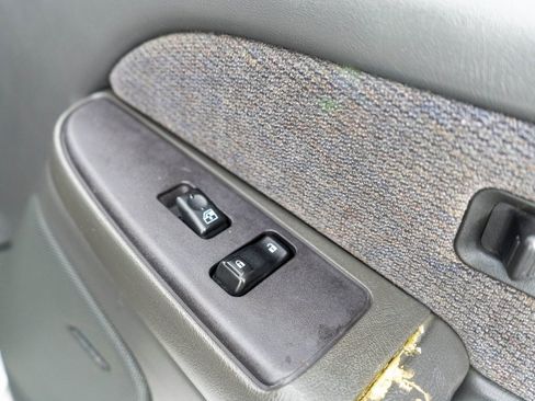 Used 2003 GMC Sierra 1500 SLE image 9