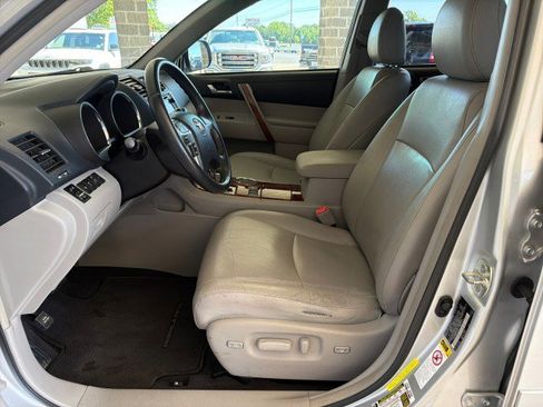 Used 2013 Toyota Highlander Limited FWD image 13