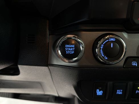 Used 2019 Toyota Tacoma TRD Sport w/ Technology Package image 23