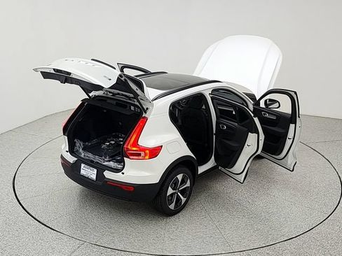 New 2026 Volvo XC40 B5 Plus w/ Protection Package Premier AWD/4WD image 39
