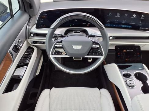 New 2026 Cadillac Vistiq Sport image 16