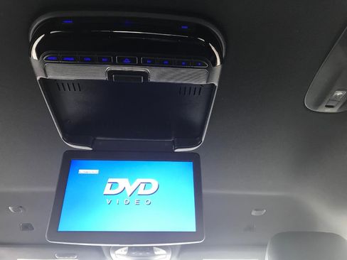 Used 2018 Chrysler Pacifica Touring-L w/ Premium Audio Group image 30