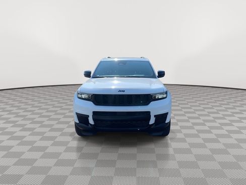 Used 2024 Jeep Grand Cherokee L Laredo image 2