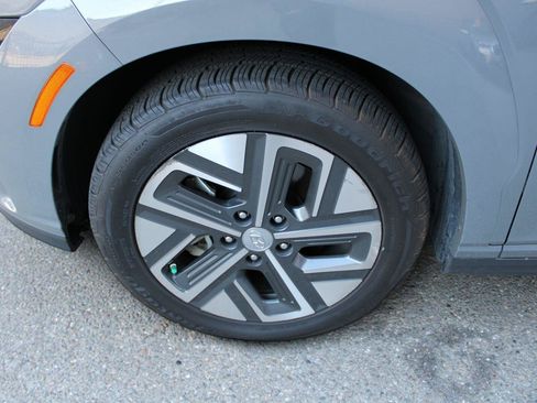 Used 2022 Hyundai Kona SEL w/ Convenience Package FWD image 11
