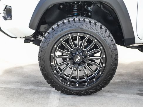 Used 2023 Toyota Tacoma TRD Off-Road AWD/4WD image 10