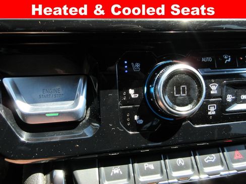 Certified 2024 GMC Sierra 1500 AT4 w/ Technology Package AWD/4WD image 17