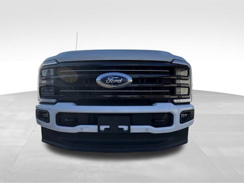 Used 2025 Ford F250 Platinum AWD/4WD image 4
