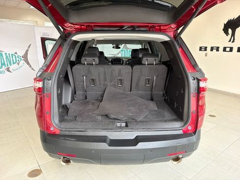 Used 2021 Chevrolet Traverse LT FWD image 10
