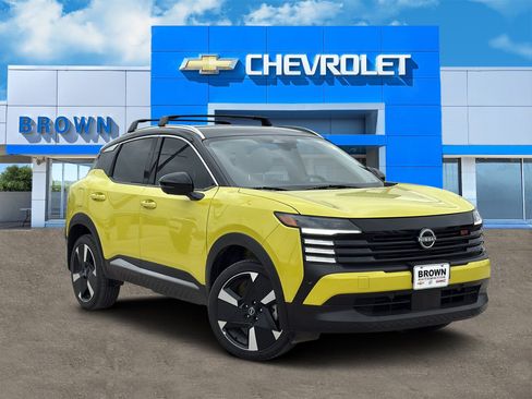 Used 2025 Nissan Kicks SR FWD image 1
