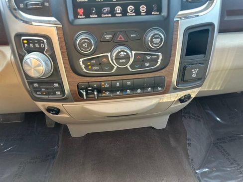 Used 2014 RAM 1500 Laramie w/ Convenience Group AWD/4WD image 40