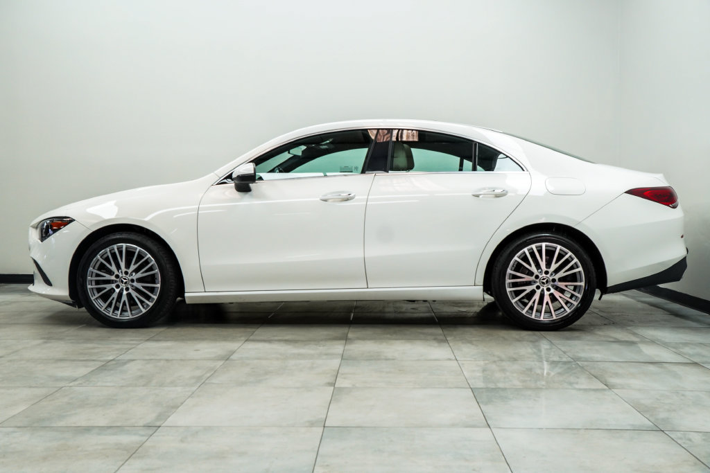 Used 2022 Mercedes-Benz CLA 250 4MATIC image 9
