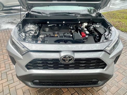 Used 2025 Toyota RAV4 XLE FWD image 13