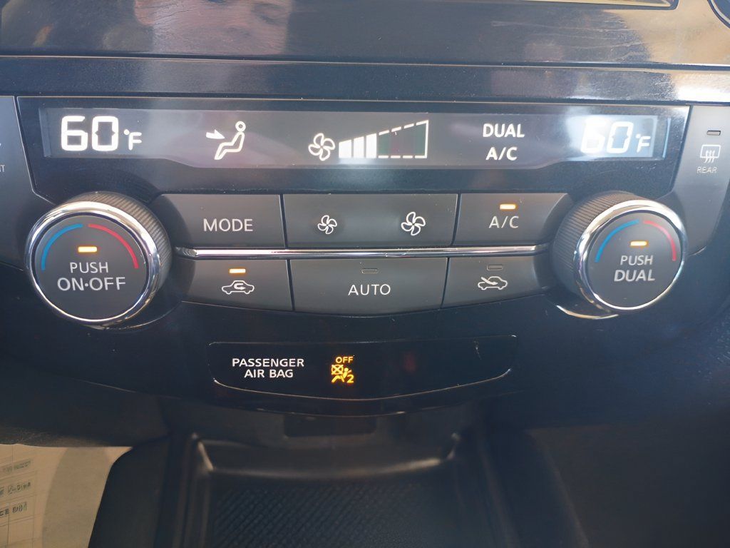 Used 2018 Nissan Rogue SV FWD image 32