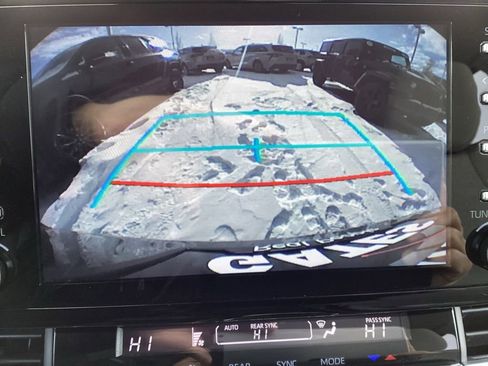 Used 2024 Toyota Sienna LE image 18