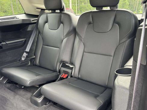 Used 2022 Volvo XC90 T6 Momentum w/ Advanced Package AWD/4WD image 17