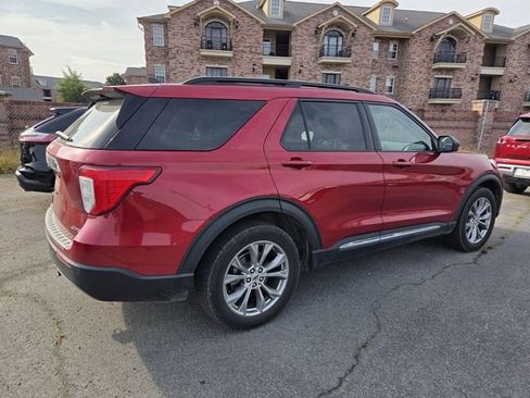 Used 2022 Ford Explorer XLT w/ Equipment Group 202A AWD/4WD image 5