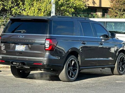Used 2022 Ford Expedition Max Limited image 3