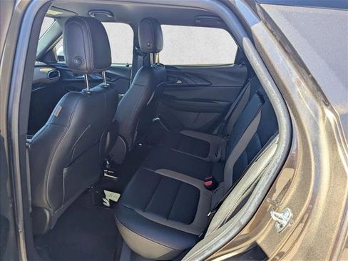 Used 2022 Chevrolet TrailBlazer ACTIV w/ Technology Package image 16