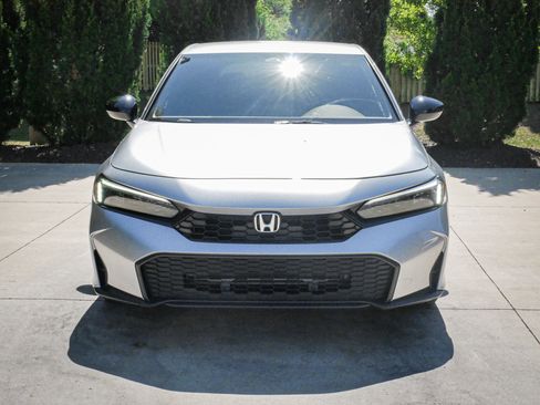 Used 2025 Honda Civic Sport image 3