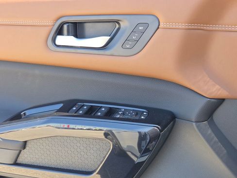 New 2026 Nissan Pathfinder Platinum FWD image 26