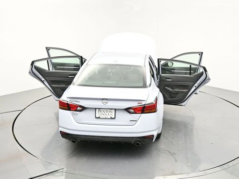 Used 2024 Nissan Altima 2.0 SR FWD image 26