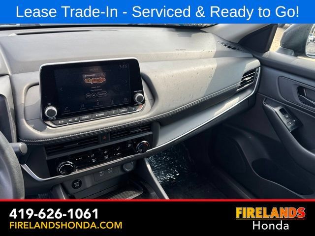 Used 2025 Nissan Rogue S FWD image 18