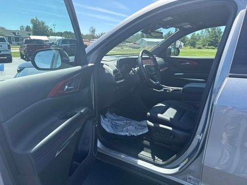 Used 2024 Chevrolet Traverse Z71 w/ Enhanced Driving Package AWD/4WD image 10