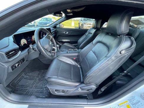Used 2025 Ford Mustang GT Premium RWD image 13