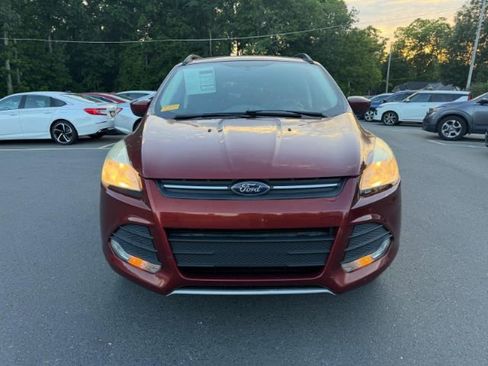 Used 2015 Ford Escape SE w/ Equipment Group 201A FWD image 2