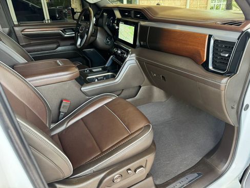 Used 2024 GMC Sierra 2500 Denali w/ Denali Reserve Package image 29