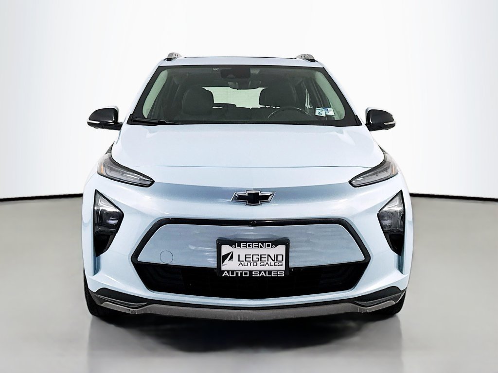 Used 2023 Chevrolet Bolt EUV Premier w/ Sun & Sound Package FWD image 3