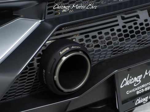Used 2024 Lamborghini Huracan STO image 16
