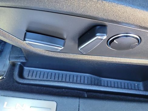 Certified 2023 Lincoln Nautilus Reserve w/ Monochromatic Package image 19